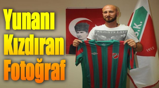 Yunanlılar Atatürk Pozundan Rahatsız Oldu