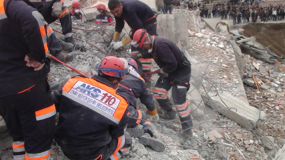 Başkan Soyer Salih Erkek ile Erkekçe programının canlı yayın konuğu oldu: "Teleferiğe Birlikte Bineceğiz"