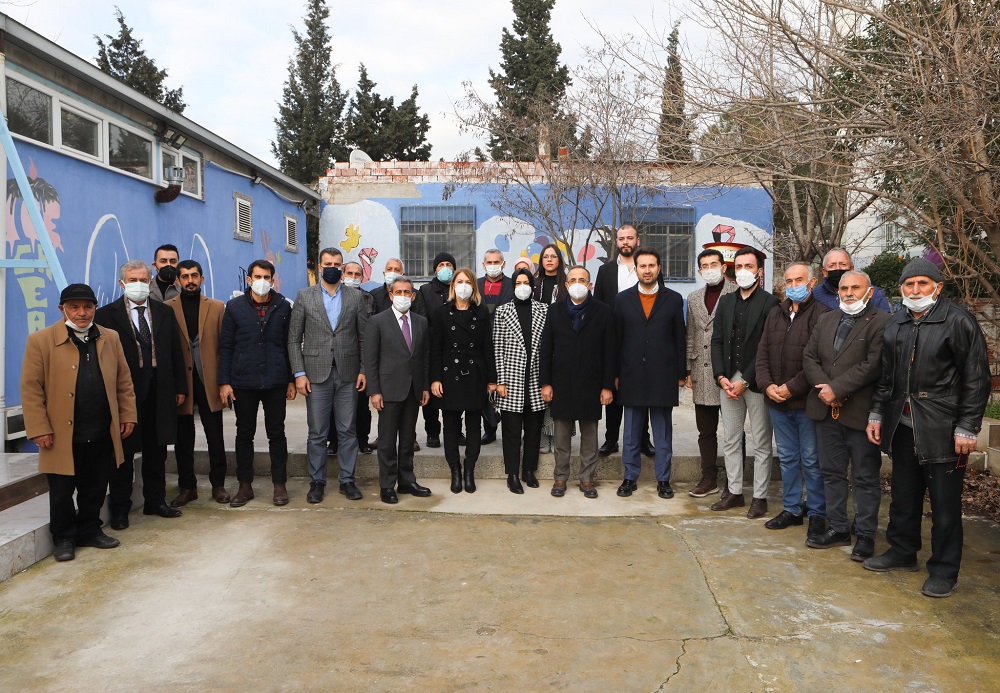 AK Parti İl Başkan Kerem Ali Sürekli;  "İzmir'in kaybettiği zamanın haddi hesabı yok!"