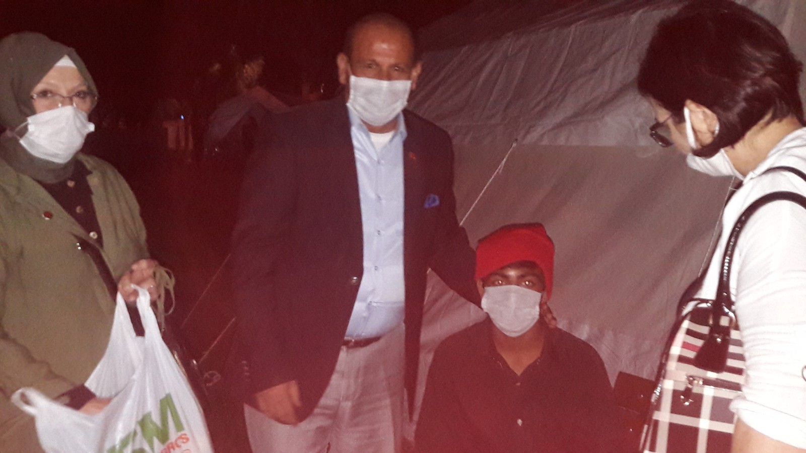 Ege Kadın Dernekleri Federasyonu'ndan depremzedelere ziyaret