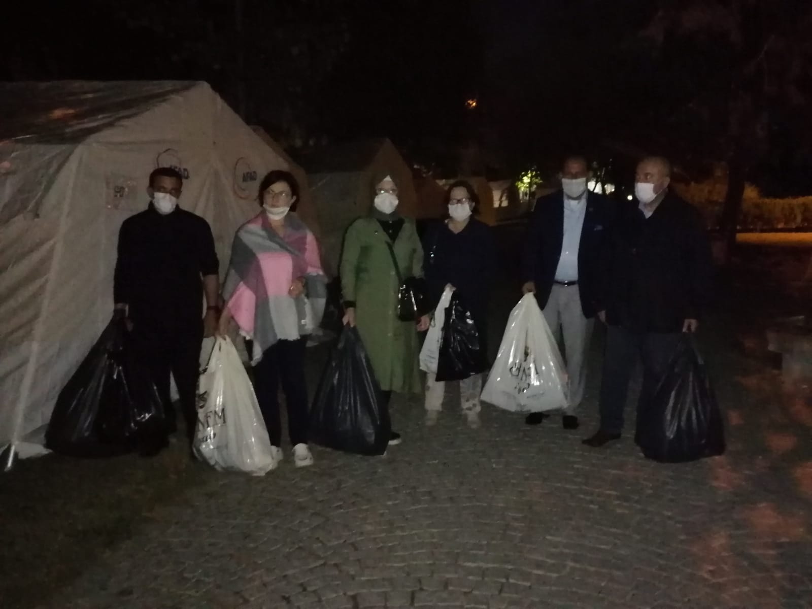 Ege Kadın Dernekleri Federasyonu'ndan depremzedelere ziyaret