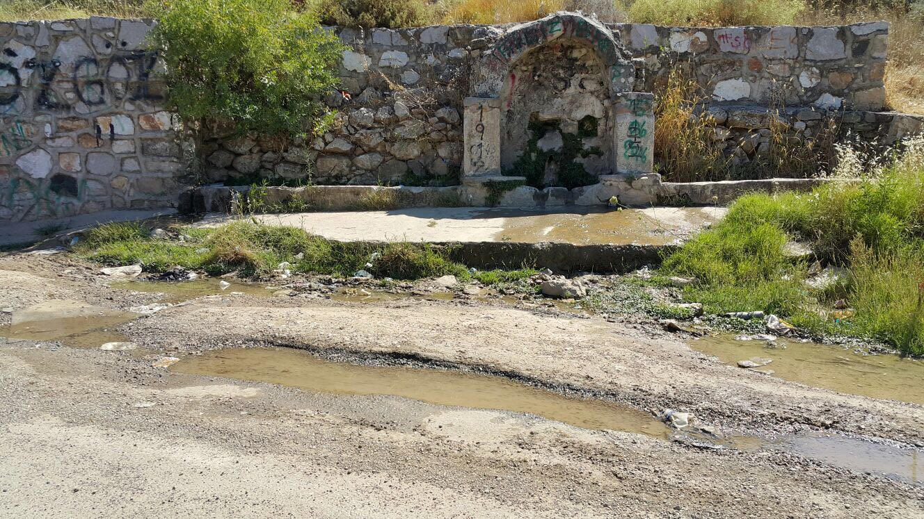 Karaburun halkı TIR'LARDAN BIKTI?