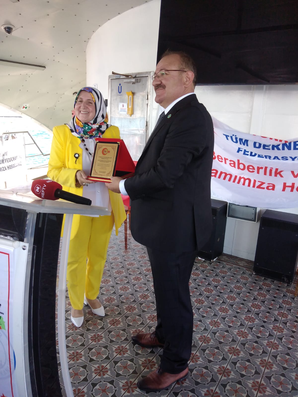 Tudef de anlamlı plaket  töreni