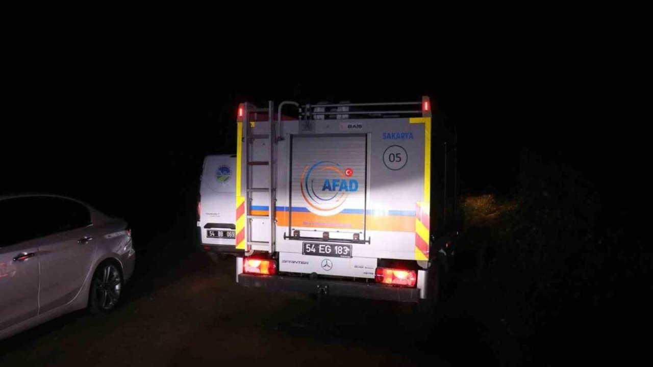 Araç yanında tüfek ve kan izleri, cesedi ise 150 metre aşağıda bulundu