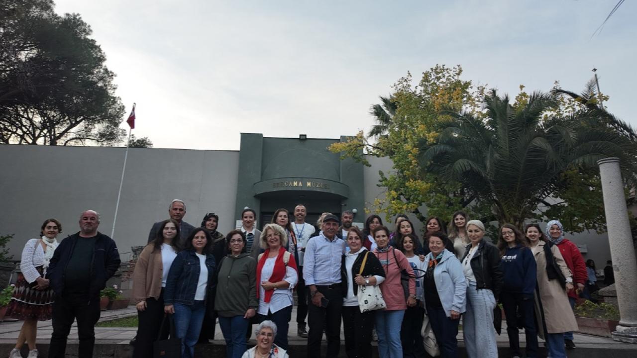 Menderes Belediyesi Öğretmenlerin Gezisini Düzenledi