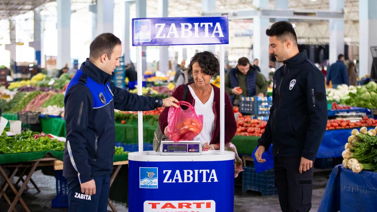 NARLIDERE BELEDİYESİ’NDEN PAZAR YERİNDE KAPSAMLI DENETİM