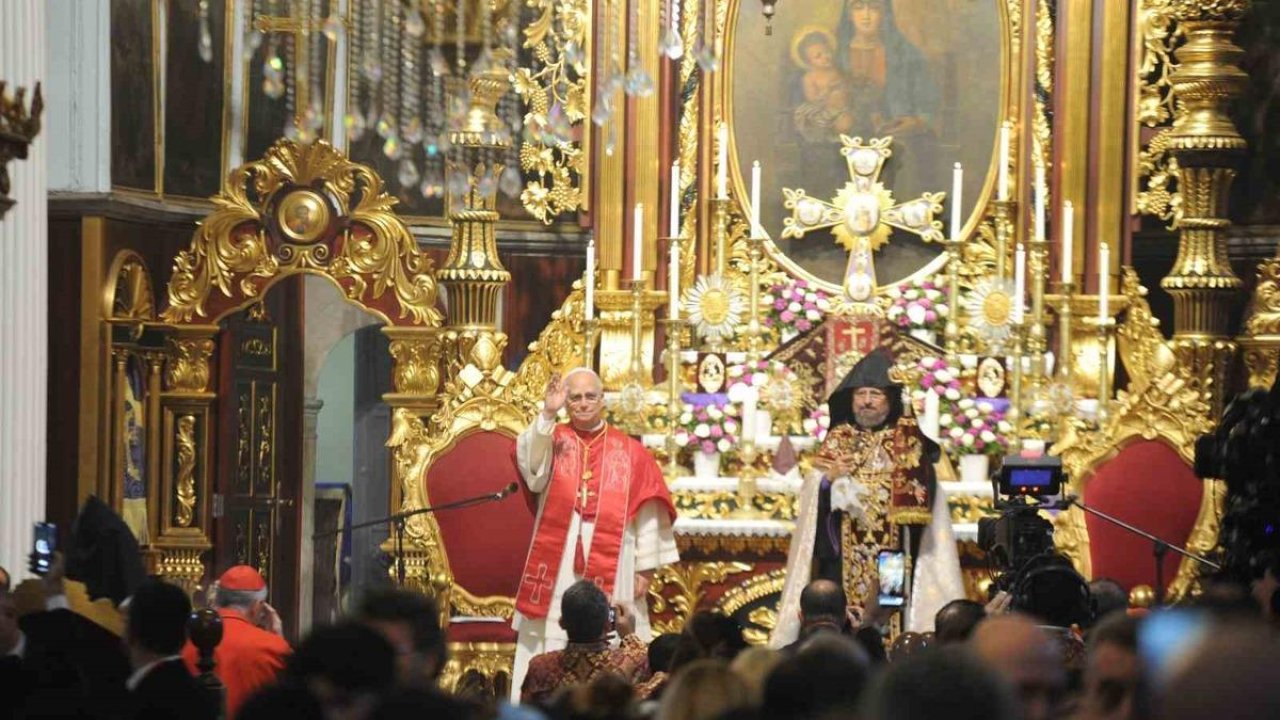 Papa 14. Leo, Ermeni Apostalik Katedrali’ne &quot;dua ziyareti&quot; gerçekleştirdi