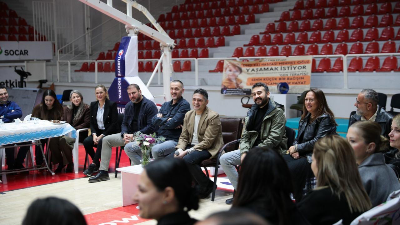 Aliağa Belediyesi Personeli Başkanları İçin Salon Kapattı