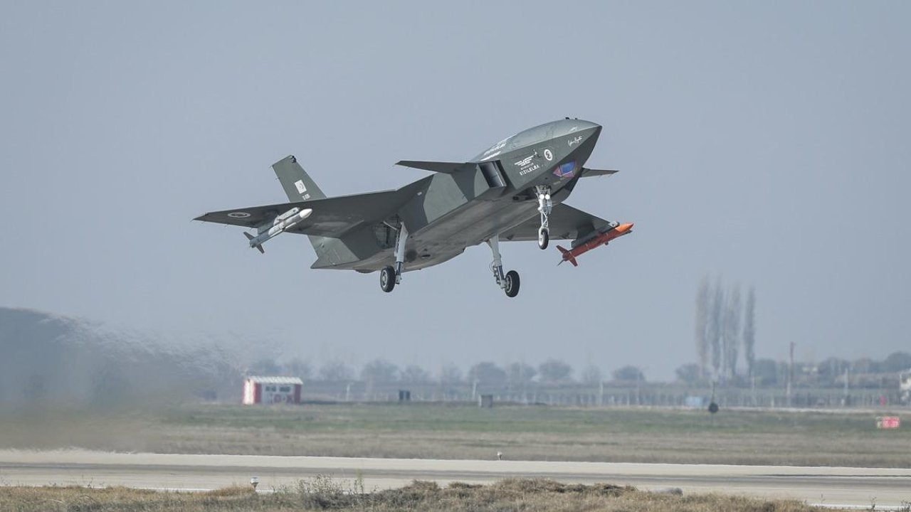 Bayraktar KIZILELMA&#039;nın hava-hava füzesi dünya basınında