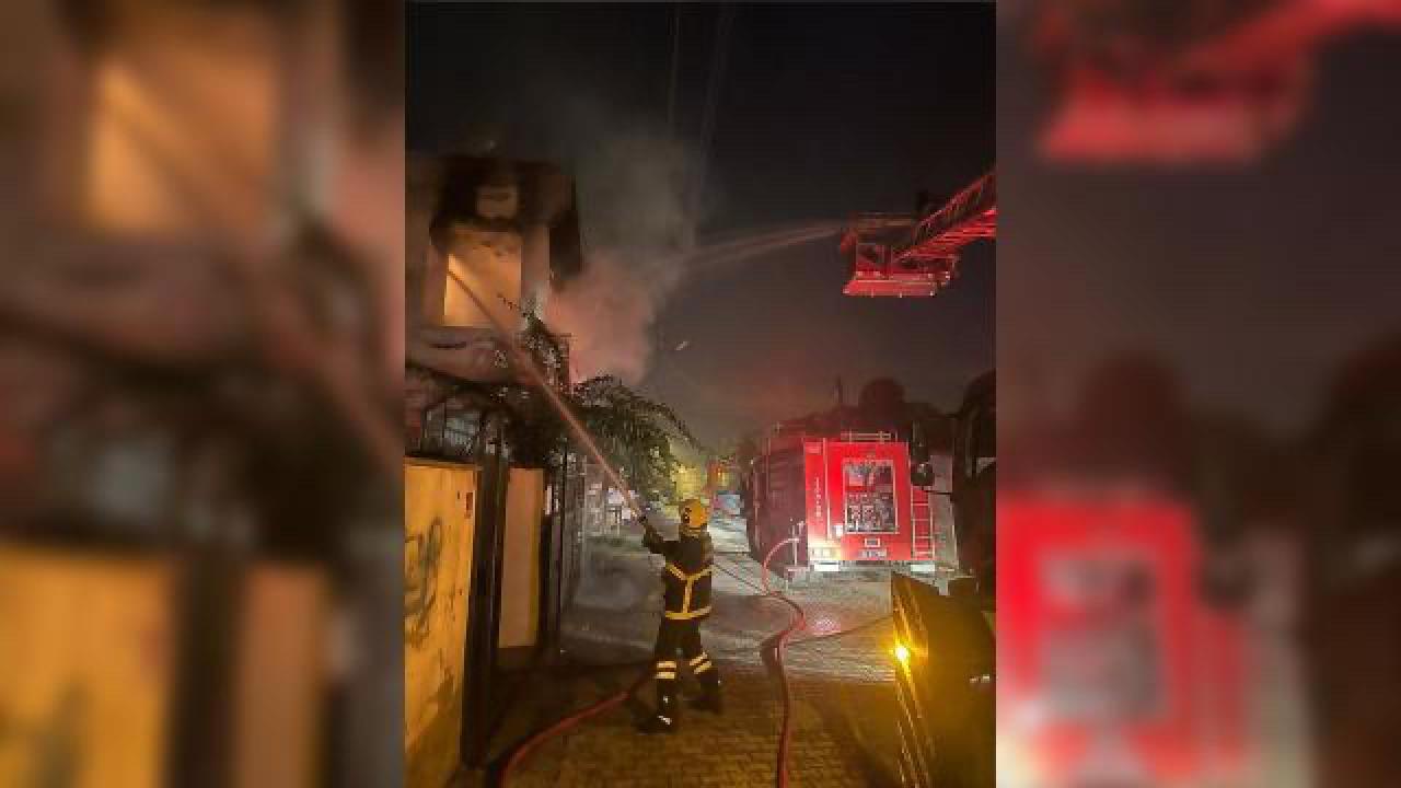 Hatay'da 2 katlı evde çıkan yangın korkuttu