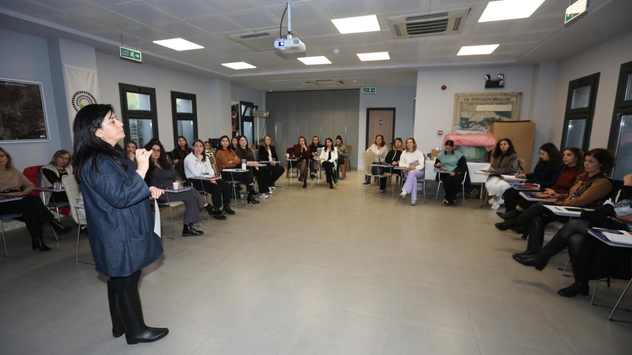 Kadın Dayanışma Merkezleri Ağı Efes Selçuk’ta Bir Araya Geldi