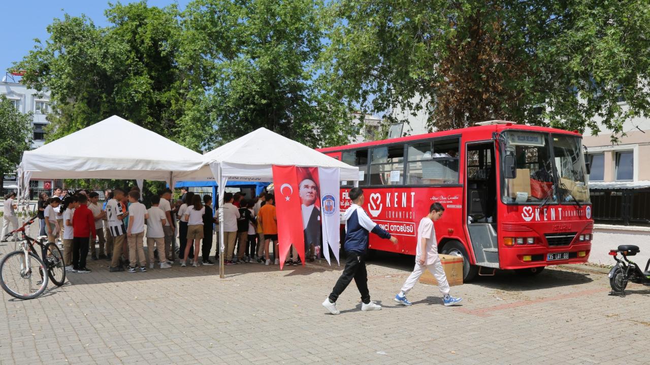 KENT LOKANTASI ÖĞRENCİ OTOBÜSÜ 1 YAŞINDA