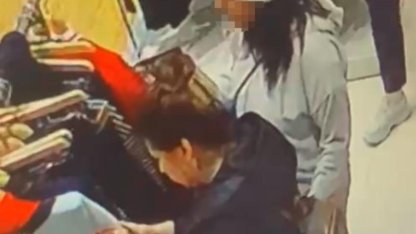 Kılıktıktan kılığa giren cep telefonu hırsızı kadın kamerada