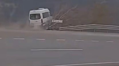 Tarım işçilerini taşıyan minibüsün şarampole uçtu