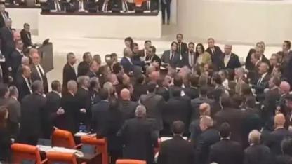 TBMM’de Bütçe Görüşmeleri Kavgayla Bitti