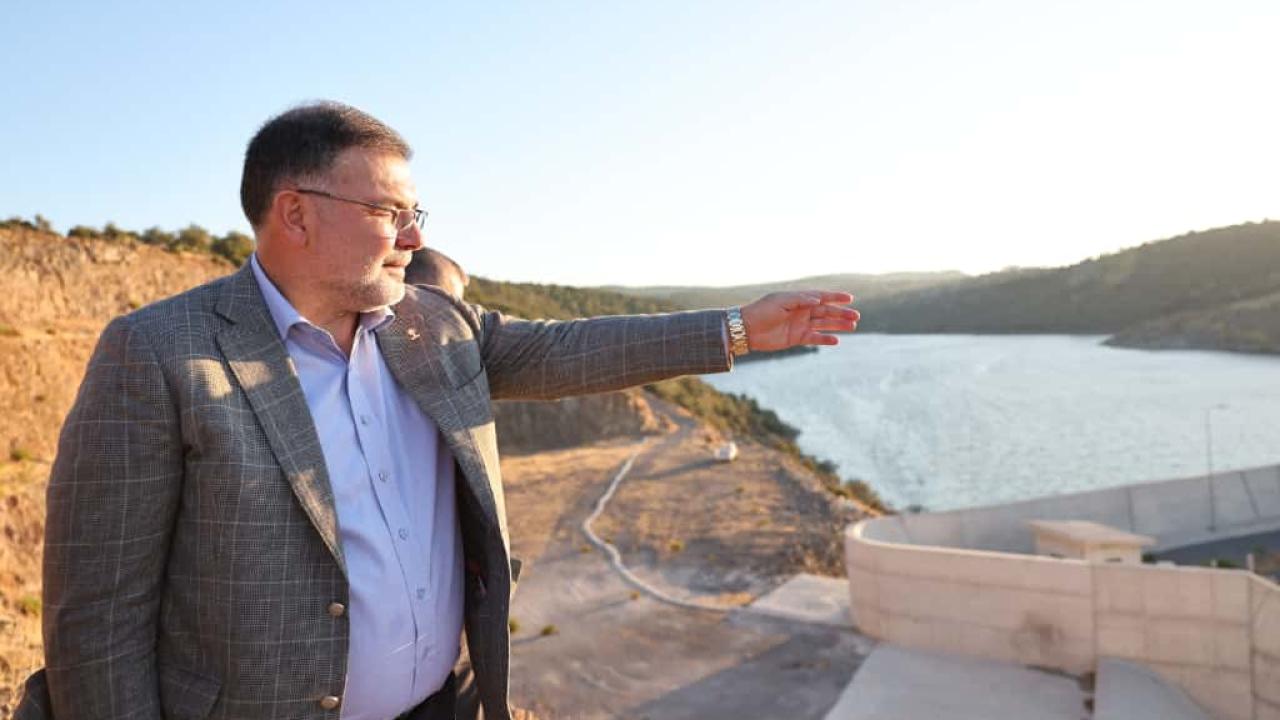 AK Parti İzmir İl Başkanı Saygılı, Cemil Tugay’a su üzerinden yüklendi! ‘’İZSU kuyuları kullanılamaz hale geldi, Başkan bahane üretiyor’’