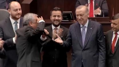 Erdoğan AKP Grup Toplantısında 3 Milletvekiline Rozet Taktı, Çakır’ın Asker Selamı Dikkat Çekti