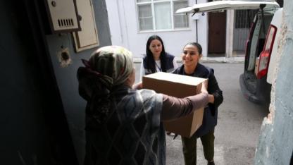 Çiğli Belediyesi’nden gıda kolisi seferberliği