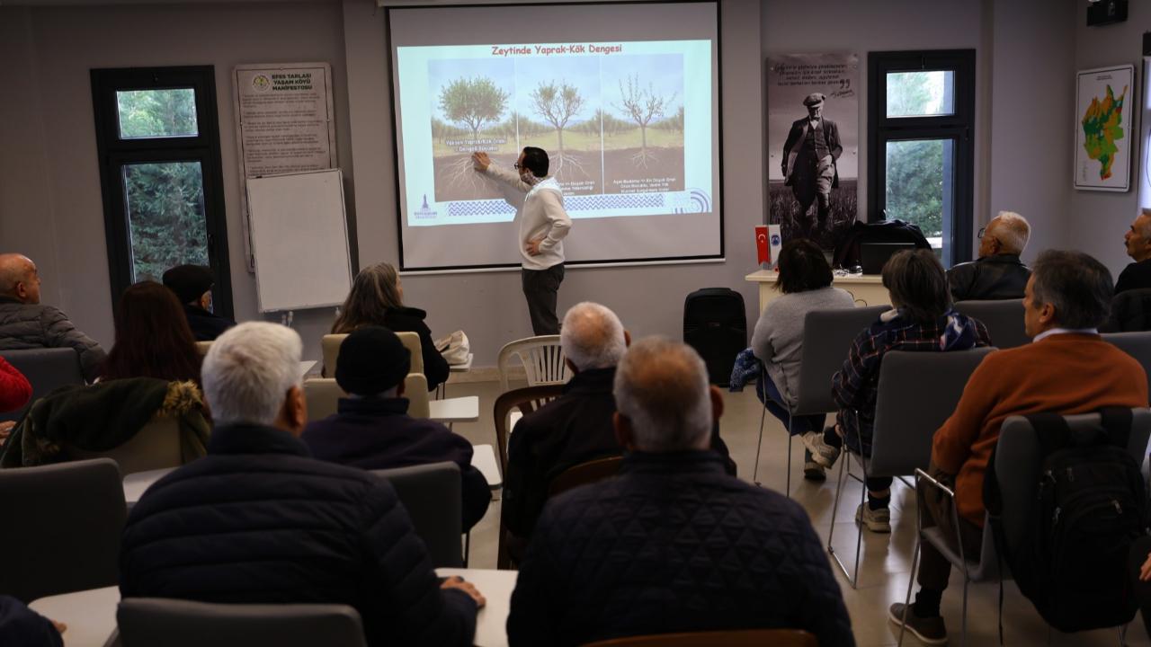 Efes Selçuk’ta Zeytin Budama Eğitimi Düzenlendi