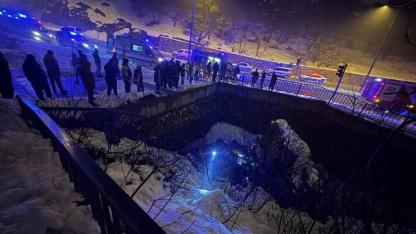 Kahramanmaraş'ta köprüden düşen otomobildeki 5 kişi yaralandı