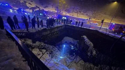 Kahramanmaraş'ta köprüden düşen otomobildeki 5 kişi yaralandı