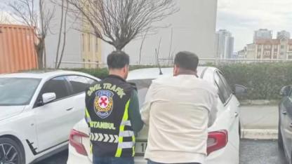 Trafikte araç camını kıran saldırgan sürücü gözaltına alındı