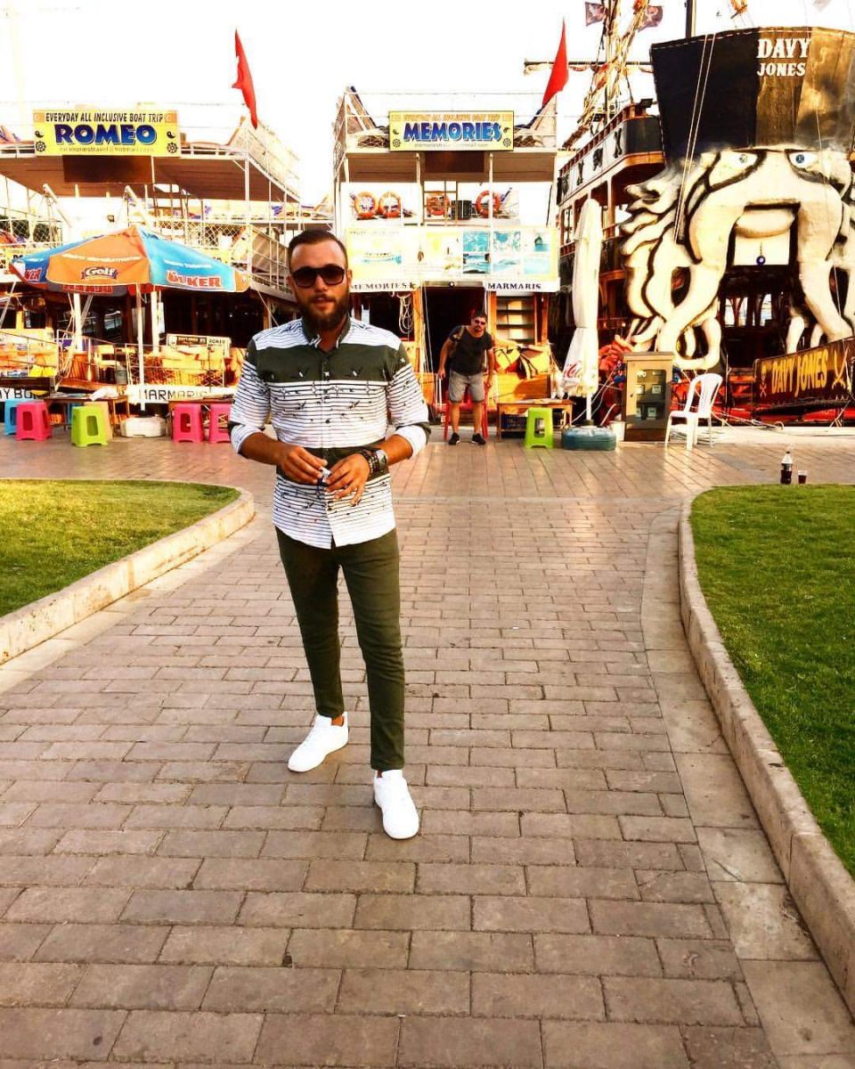 Eski Foça'ya Bayram Sevinci: "Şemsiyeli Meyhane Açılıyor"