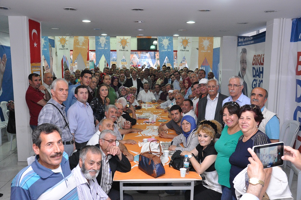 Necip Nasır, 2 İlçede 6 Seçim Ofisini Gezdi