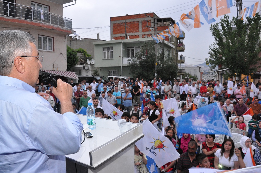 Necip Nasır’a 300 Kişilik Sürpriz