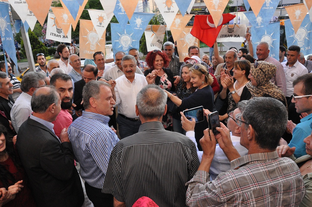 Necip Nasır, 2 İlçede 6 Seçim Ofisini Gezdi