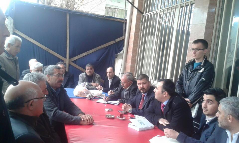 AK Parti Bayraklı Durmak Bilmiyor