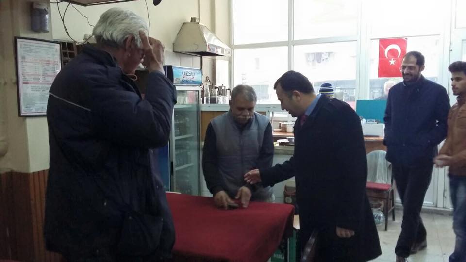 AK Parti Bayraklı Durmak Bilmiyor