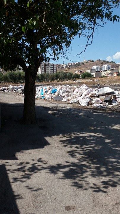 Karşıyaka'daki Çöpler Vatandaşı Canından Bezdirdi!