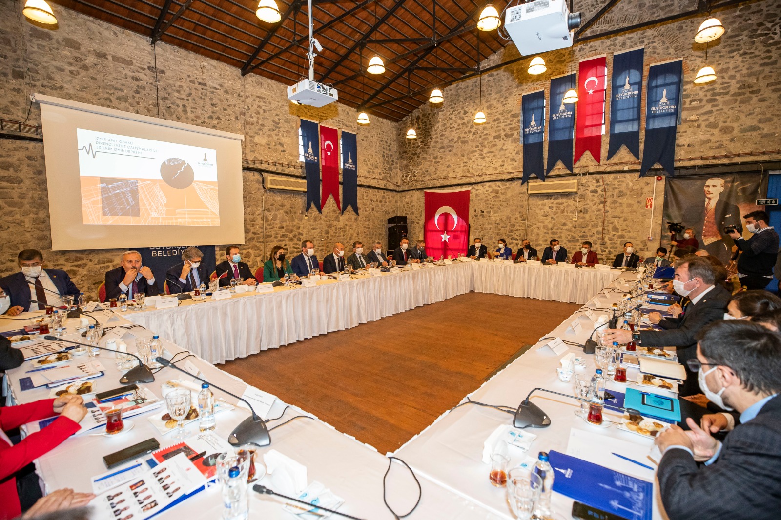 Büyükşehir Belediyesi'nden deprem brifingi