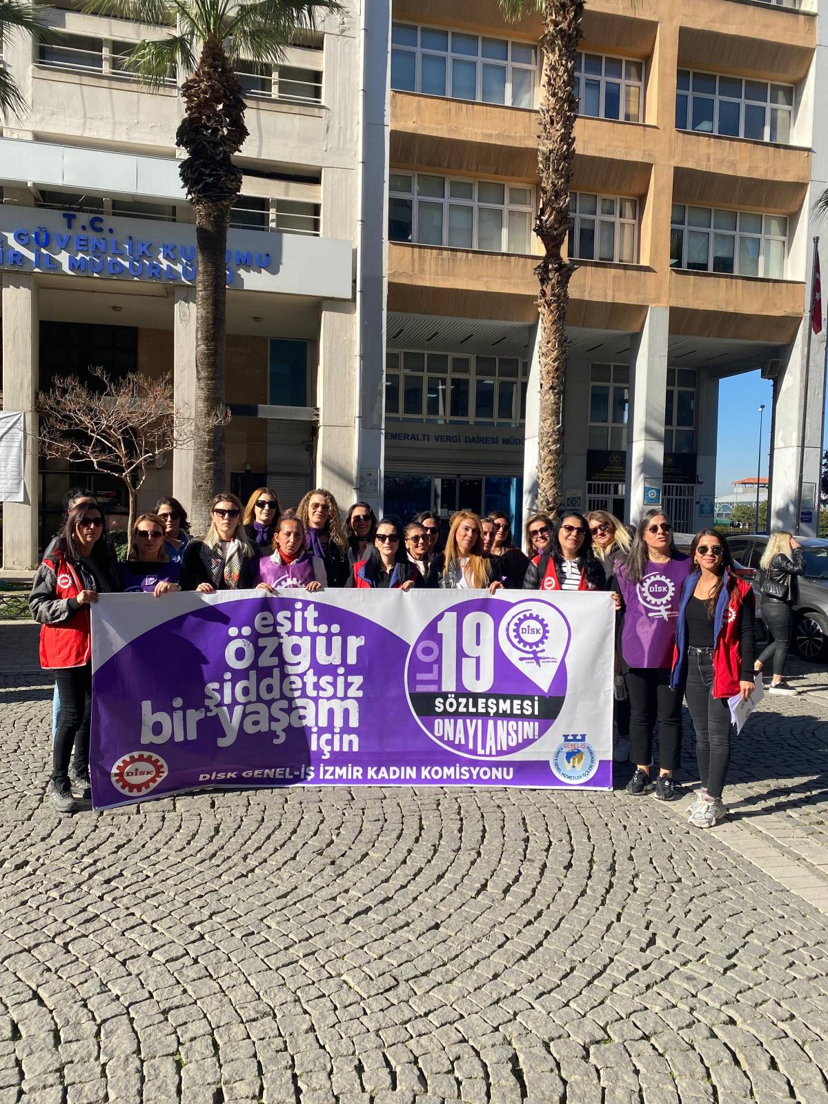 DİSK Genel-İş İzmir Kadın Komisyonu’ndan 25 Kasım’da Şiddete Karşı Güçlü Mesaj