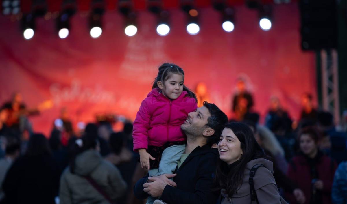 İzmir, yeni yılı rengarenk bir festivalle karşılıyor