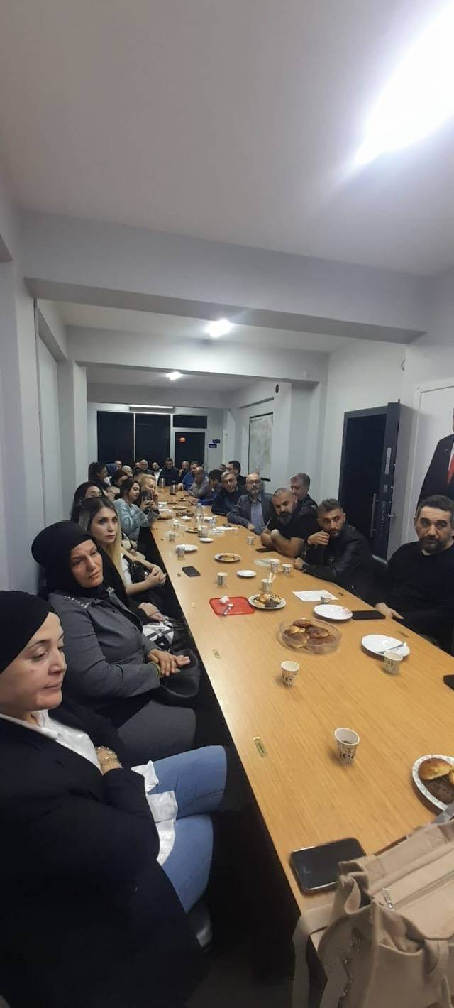 AK Parti Karabağlar’da Yeni Üyelere Rozet Töreni