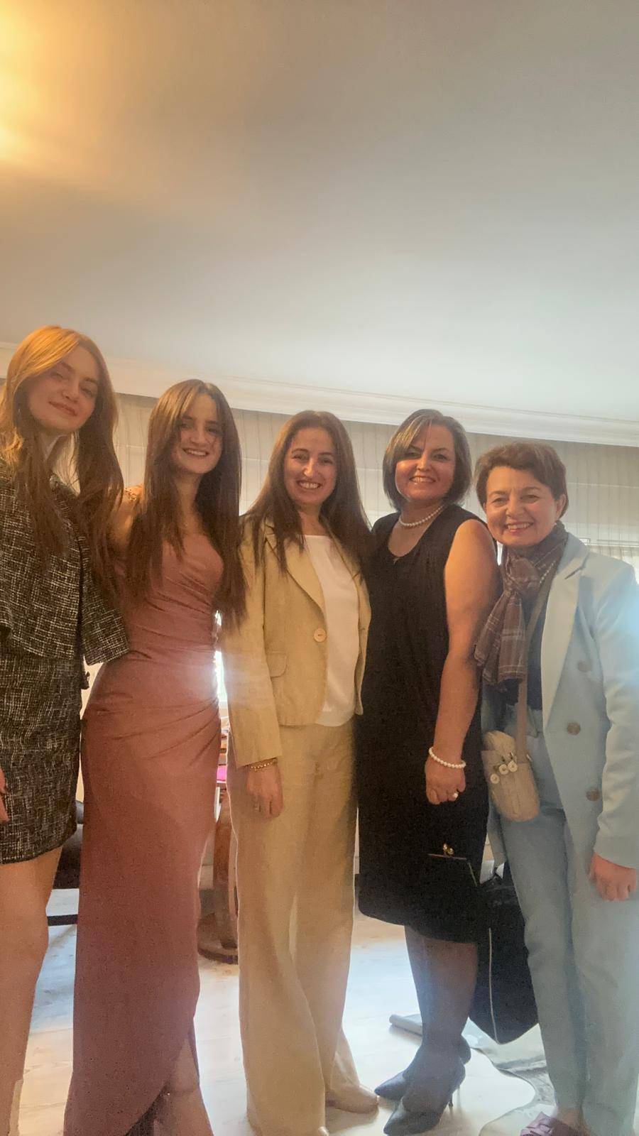 Genç Çift Mutluluğa İlk Adımı Attı: Berk Şahin ve Gül Erkol Nişanlandı