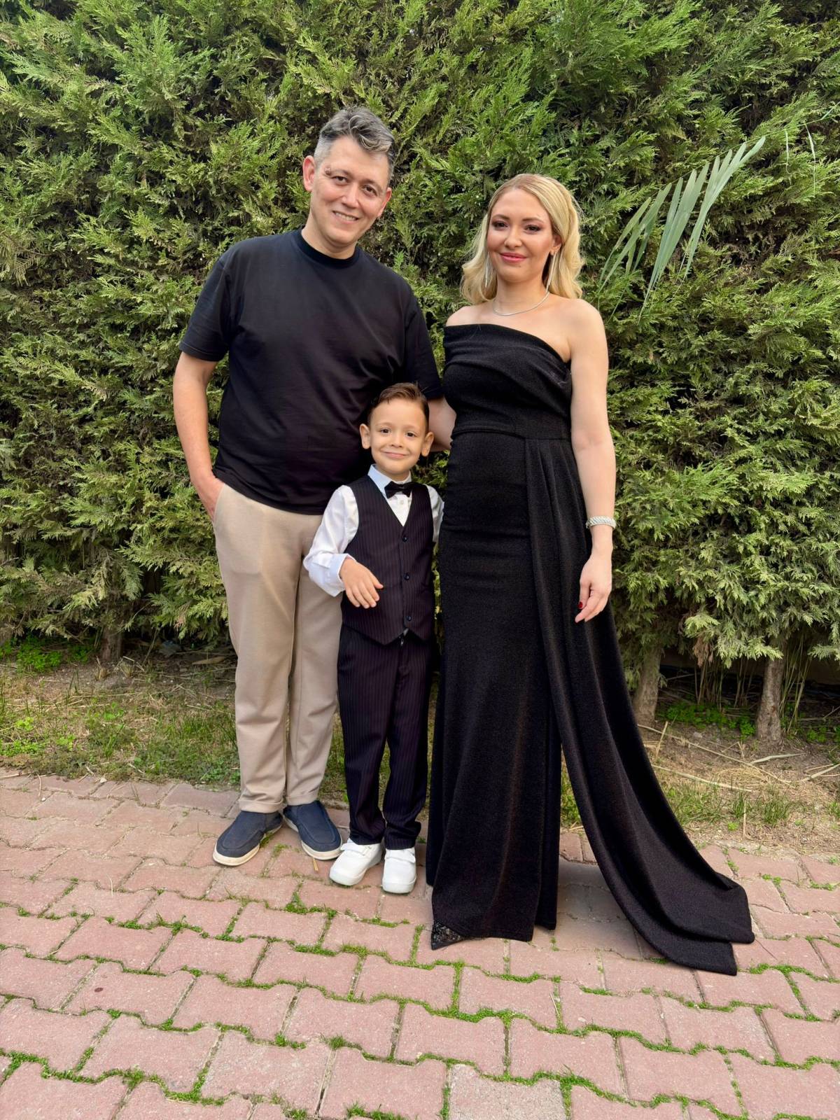 Genç Çift Mutluluğa İlk Adımı Attı: Berk Şahin ve Gül Erkol Nişanlandı