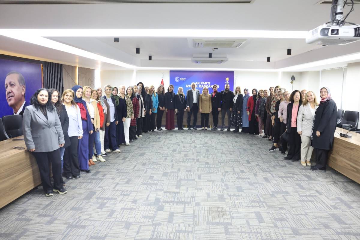 AK Kadın İzmir'den, Kadına Yönelik Şiddete Karşı Mücadele Günü'nde açıklama!