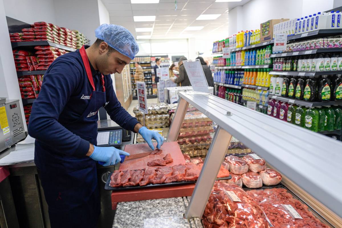 İZMAR’ın 15’inci mağazası Gültepe’de açıldı