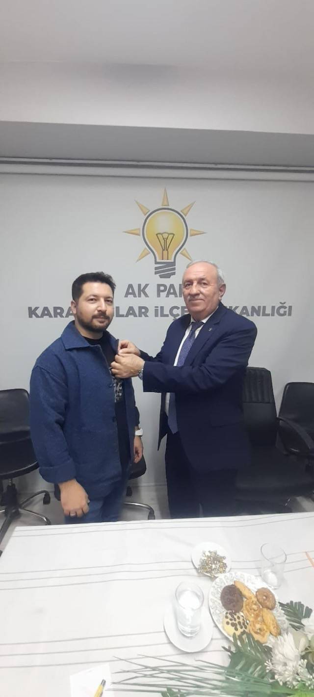 AK Parti Karabağlar’da Yeni Üyelere Rozet Töreni