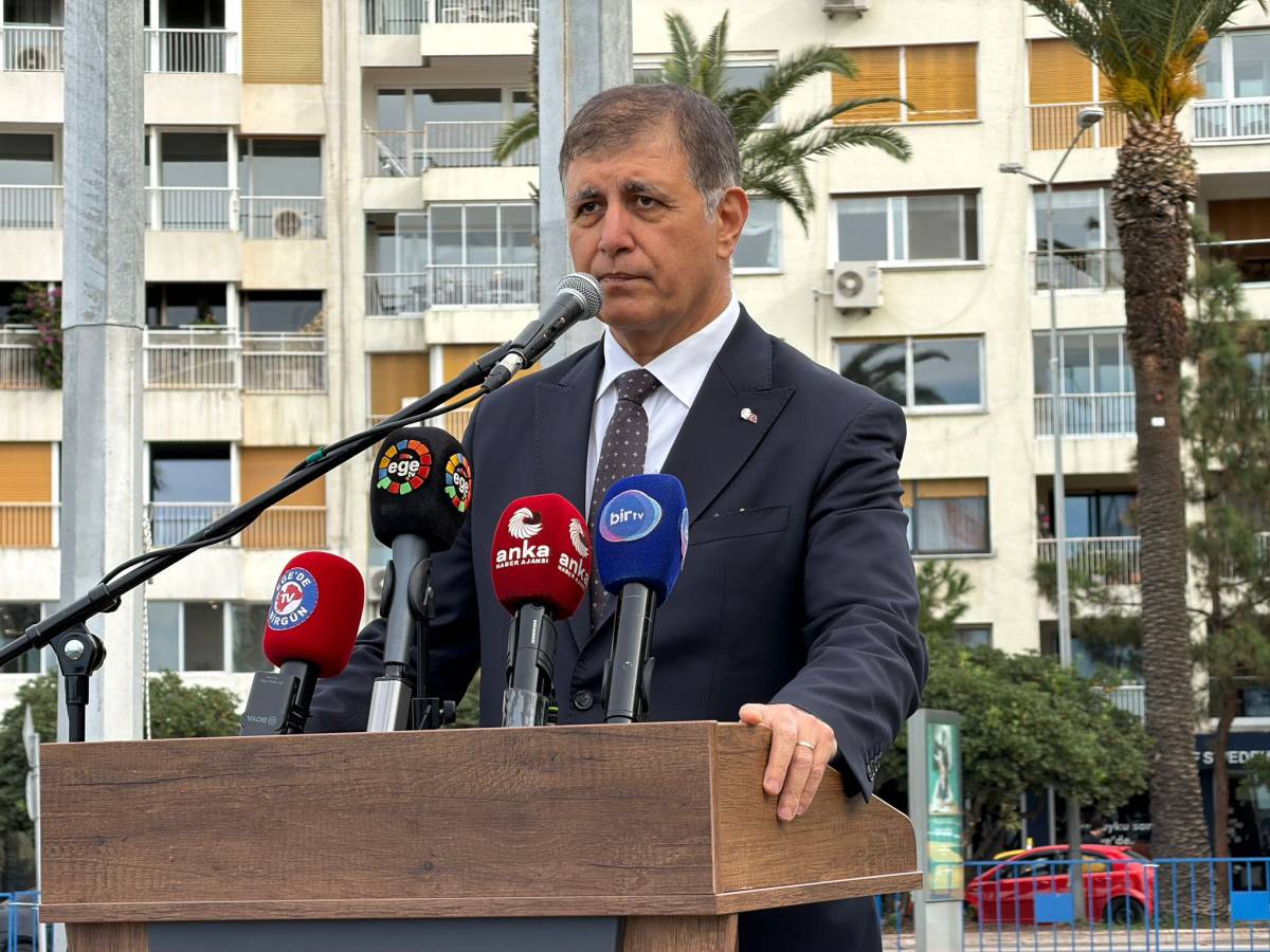 CHP İzmir 24 Kasım'da Başöğretmenin Huzurundaydı