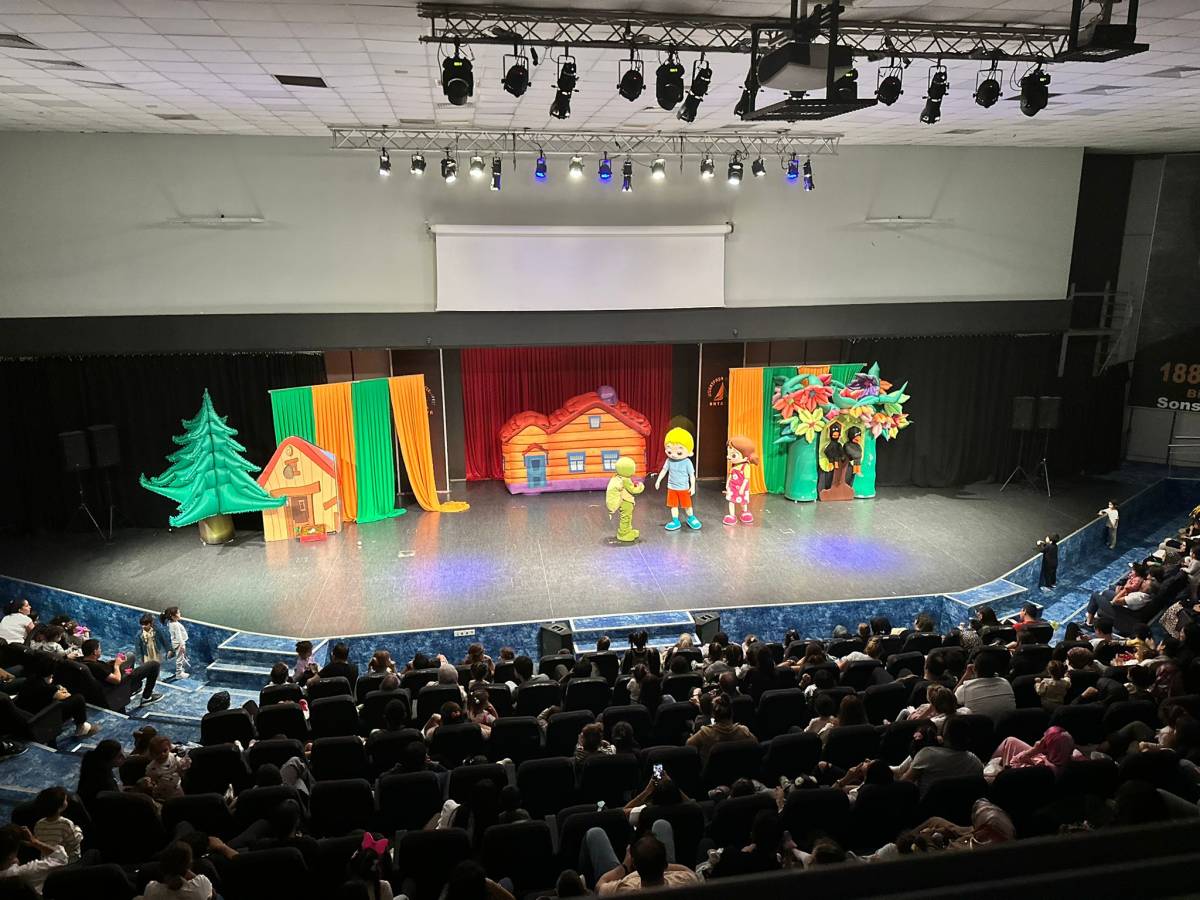 Niloya ve Arkadaşları Sürpriz Yumurtanın Gizemini İzmir’de Çözüyor