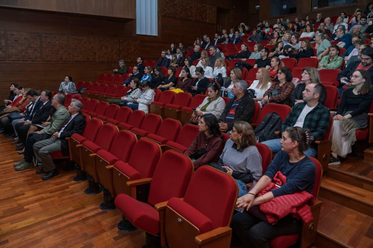 Akdeniz Dilleri Merkezi’nden sertifika coşkusu