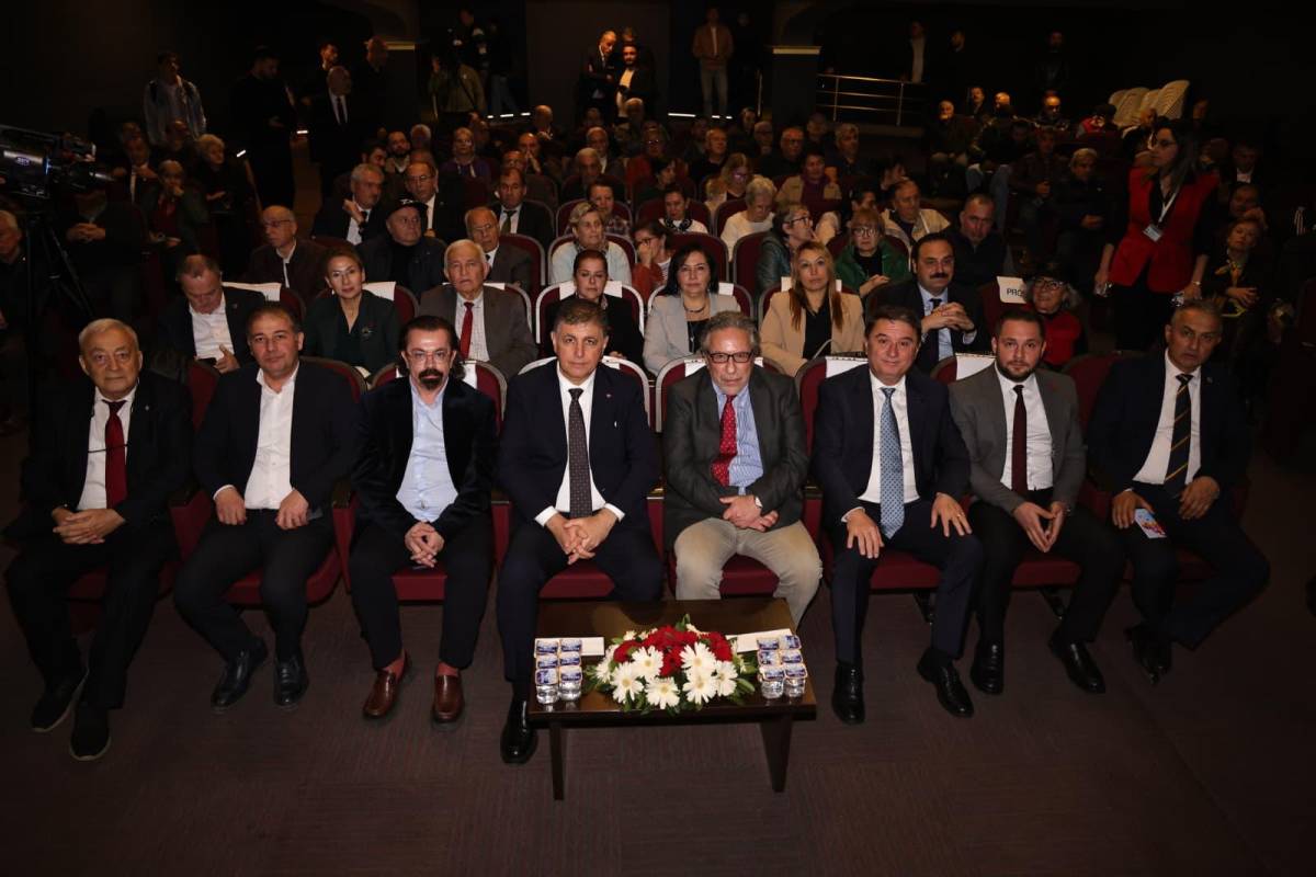 Başkan Tugay Zonguldak’ta düzenlenen sağlık zirvesine katıldı