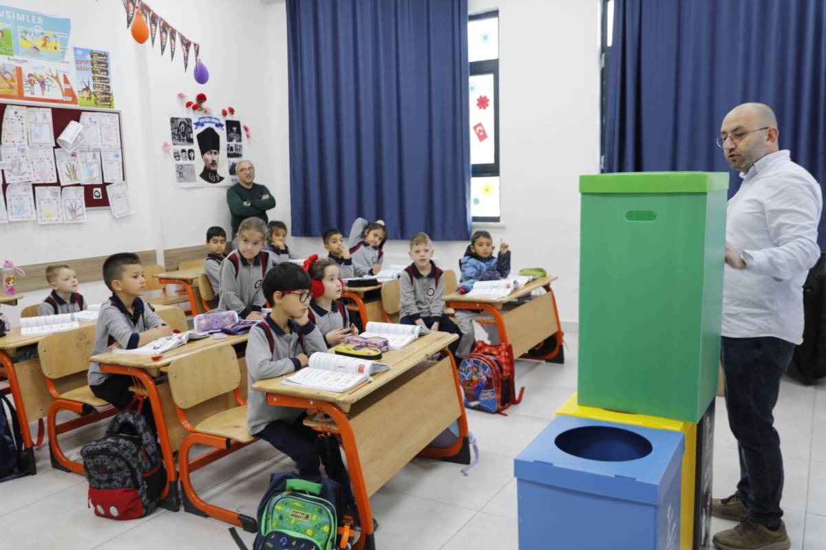 Seferihisar’da öğrencilere “Sıfır Atık” eğitimi