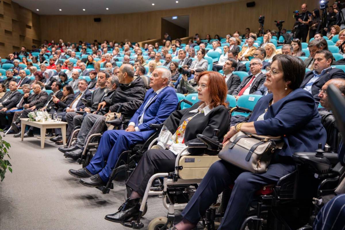 Engelli sorunları ve talepleri İzmir’de masaya yatırıldı
