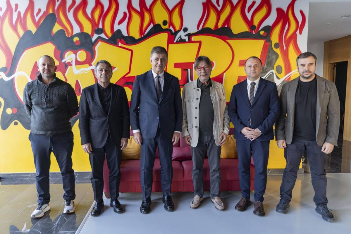 Başkan Tugay’dan iki efsaneye ziyaret