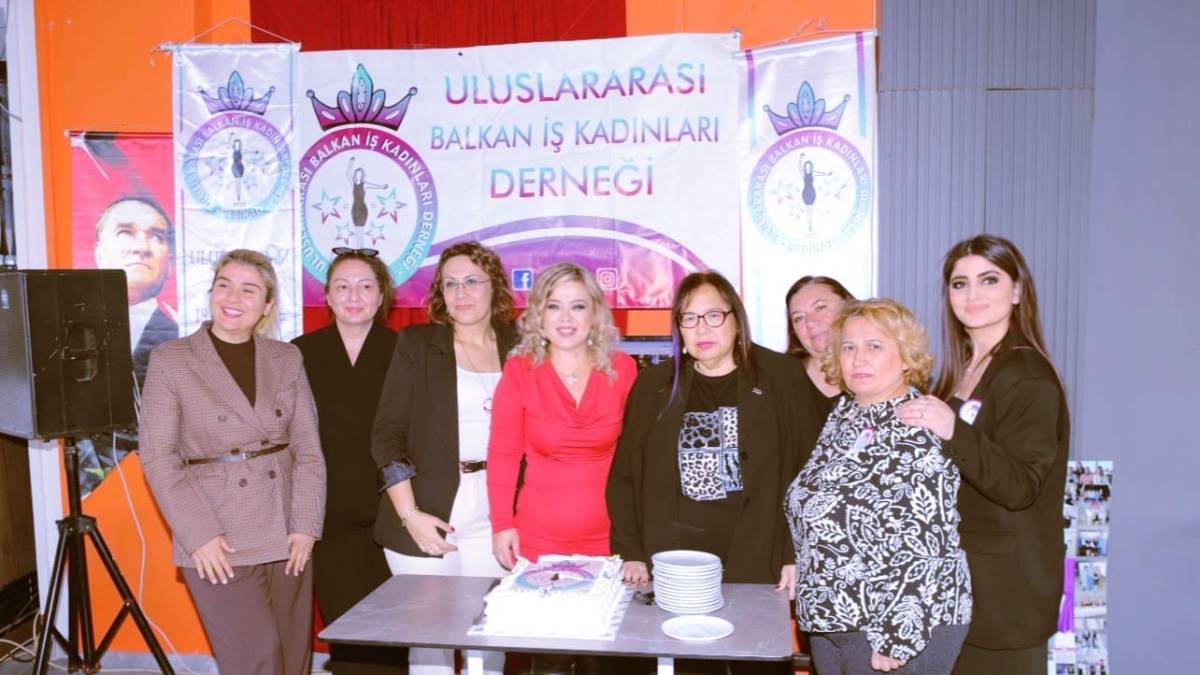 ULBİKAD Üçüncü Yılını İzmir Kordon’da Dayanışma ve Dostlukla Kutladı